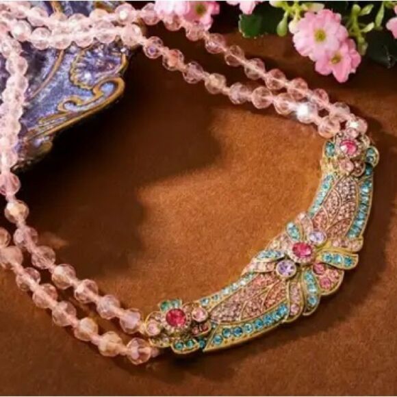 🩷 NEW Unique & Elegant Pink and Gold Crystal Necklace 🩷 - Picture 1 of 3